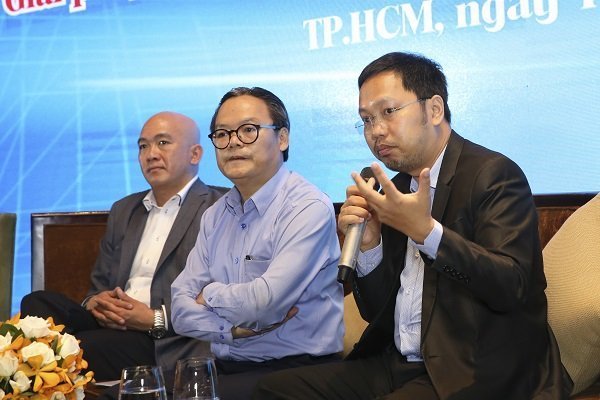 Ông Nguyễn Minh Quang (ngoài cùng bên phải), Giám đốc Phát triển kinh doanh và Marketing Công ty cổ phần Đầu tư Nam Long